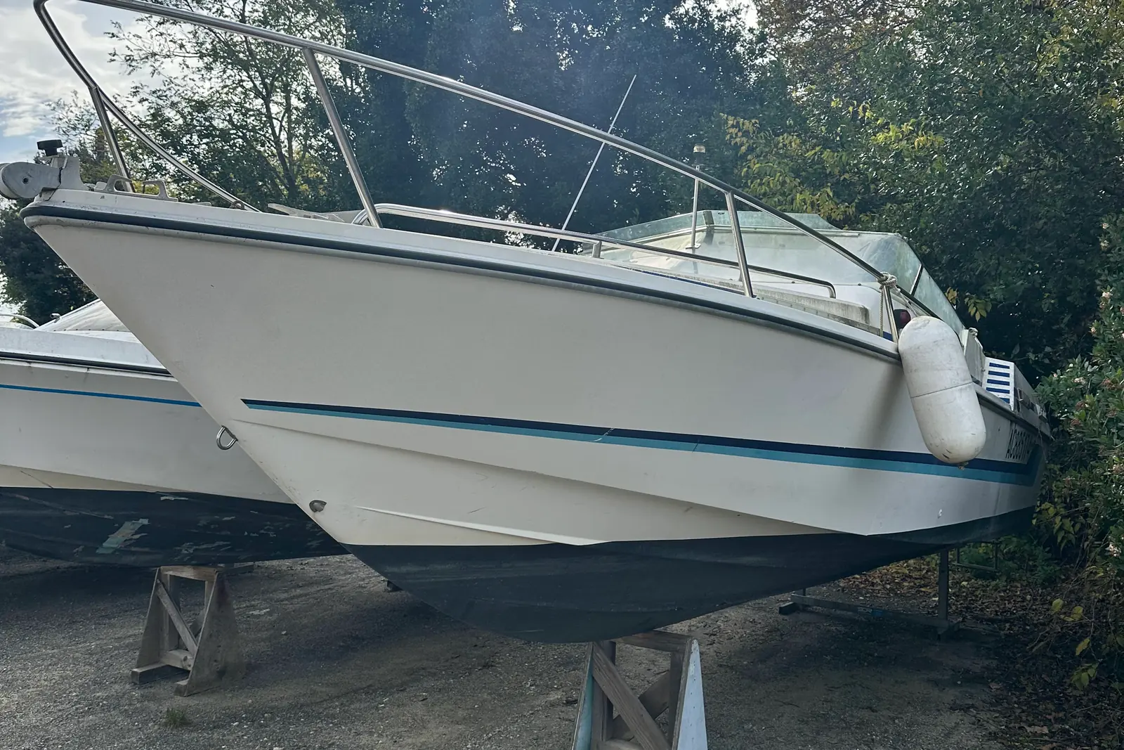 un bateau d’occasion calé au chantier